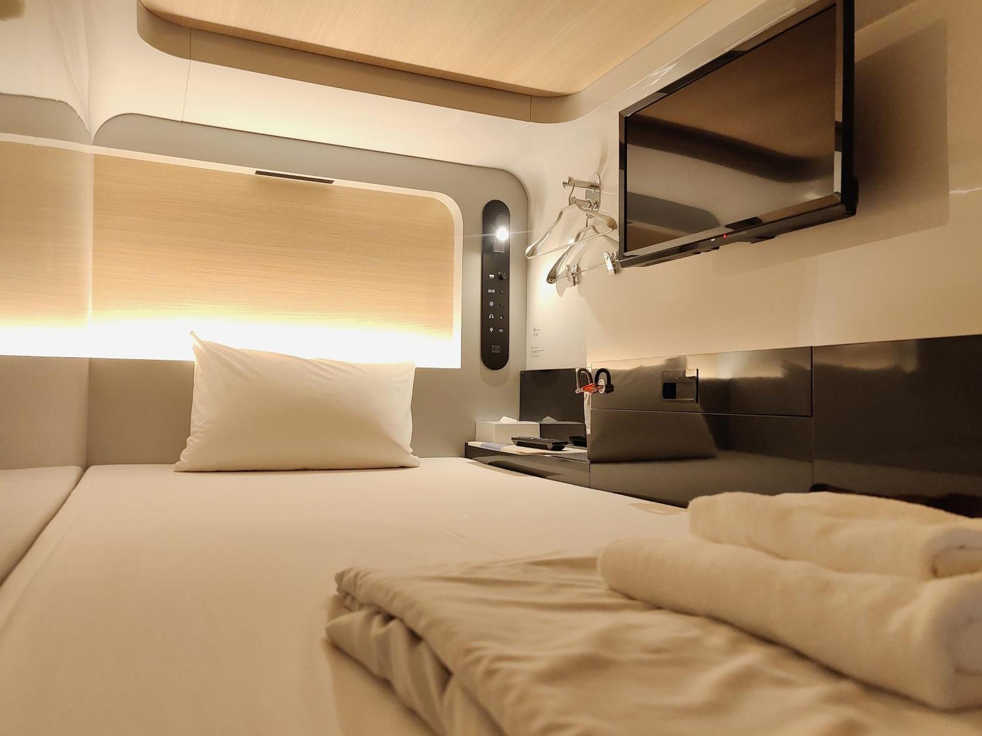 Firstcabin Nijojo Capsule hotel