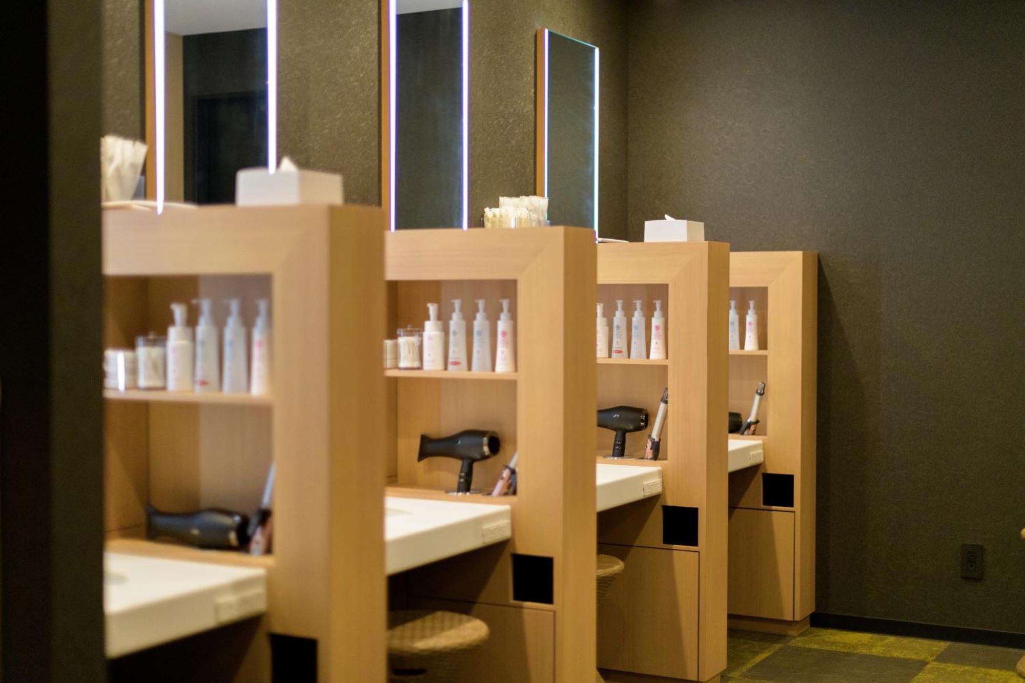 Firstcabin Nijojo Capsule hotel